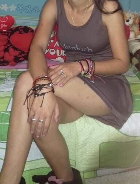 Servicii totale, suntem 2 fete.